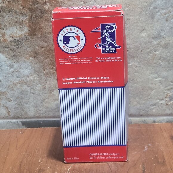 Seattle Mariners Ichiro Suzuki Bobblehead Doll Rookie of the Year 2001 - Picture 2 of 9